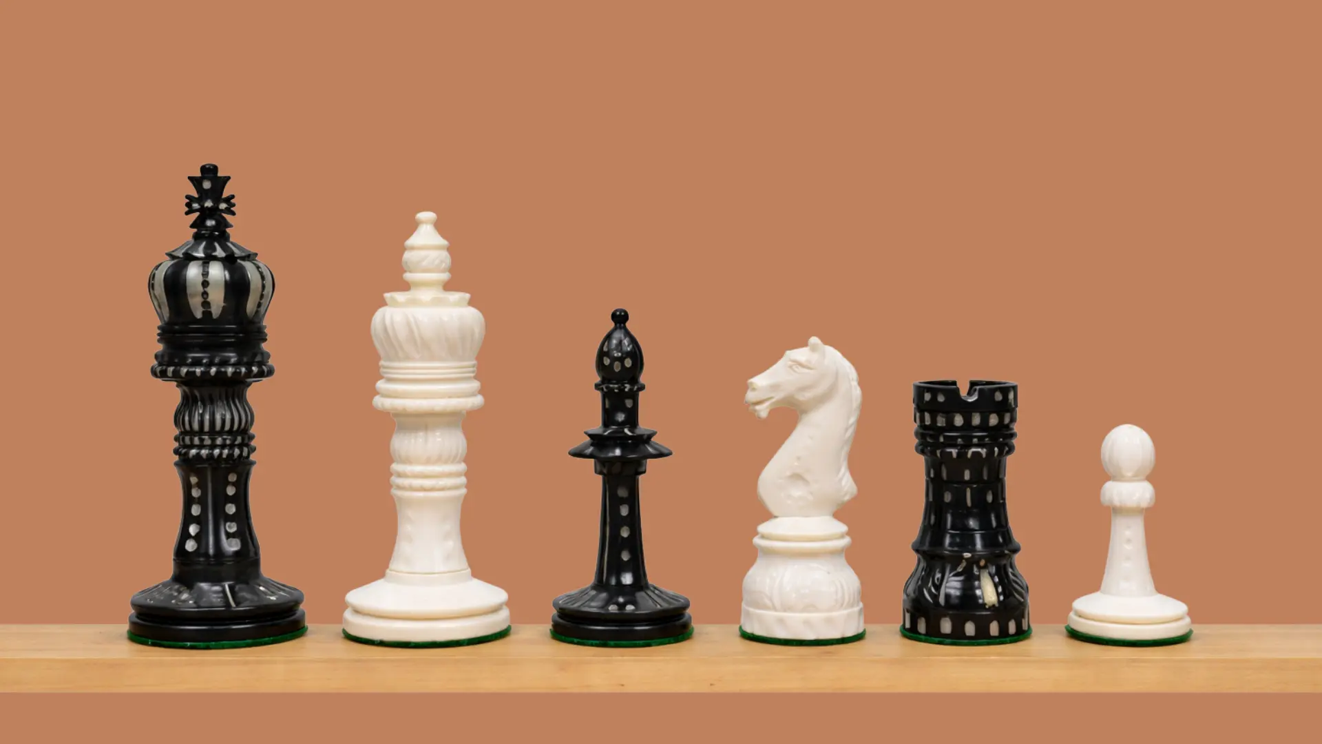 New English handicraft bone chess piece